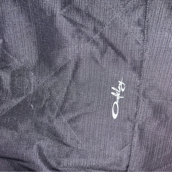 Oakley black snowboarding jacket Black Ski Jacket with Faux Fur Hood - Picture 6 of 9